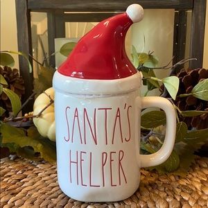Rae Dun “SANTA’S HELPER” Mug with Topper